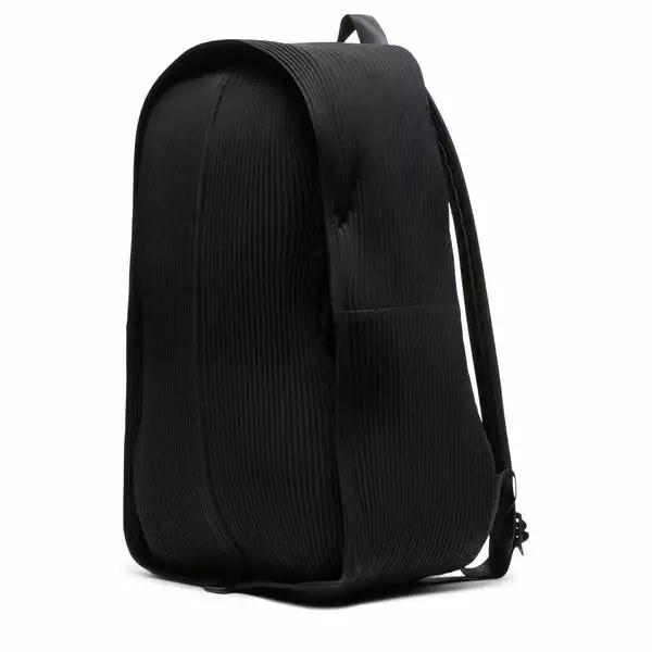 Homme Plissé Issey Miyake PLEATS DAYPACK BLACK 4 Homme Plissé Issey Miyake PLEATS DAYPACK BLACK - Image 2