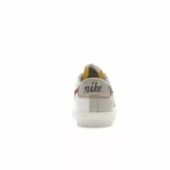 Nike BLAZER LOW '77 PRM LIGHT BONE/SUMMIT WHITE-UNIVERSITY RED [002] -Women's Footwear Sales Shop NikeBLAZERLOW77DH4370 002 3 grande