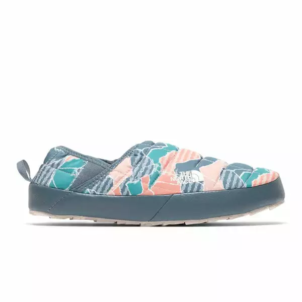 The North Face WOMEN'S THERMOBALL TRACTION MULE V GREEN MOUNTAIN CAMO PRINT/TNF BLACK 3 The North Face WOMEN'S THERMOBALL TRACTION MULE V GREEN MOUNTAIN CAMO PRINT/TNF BLACK